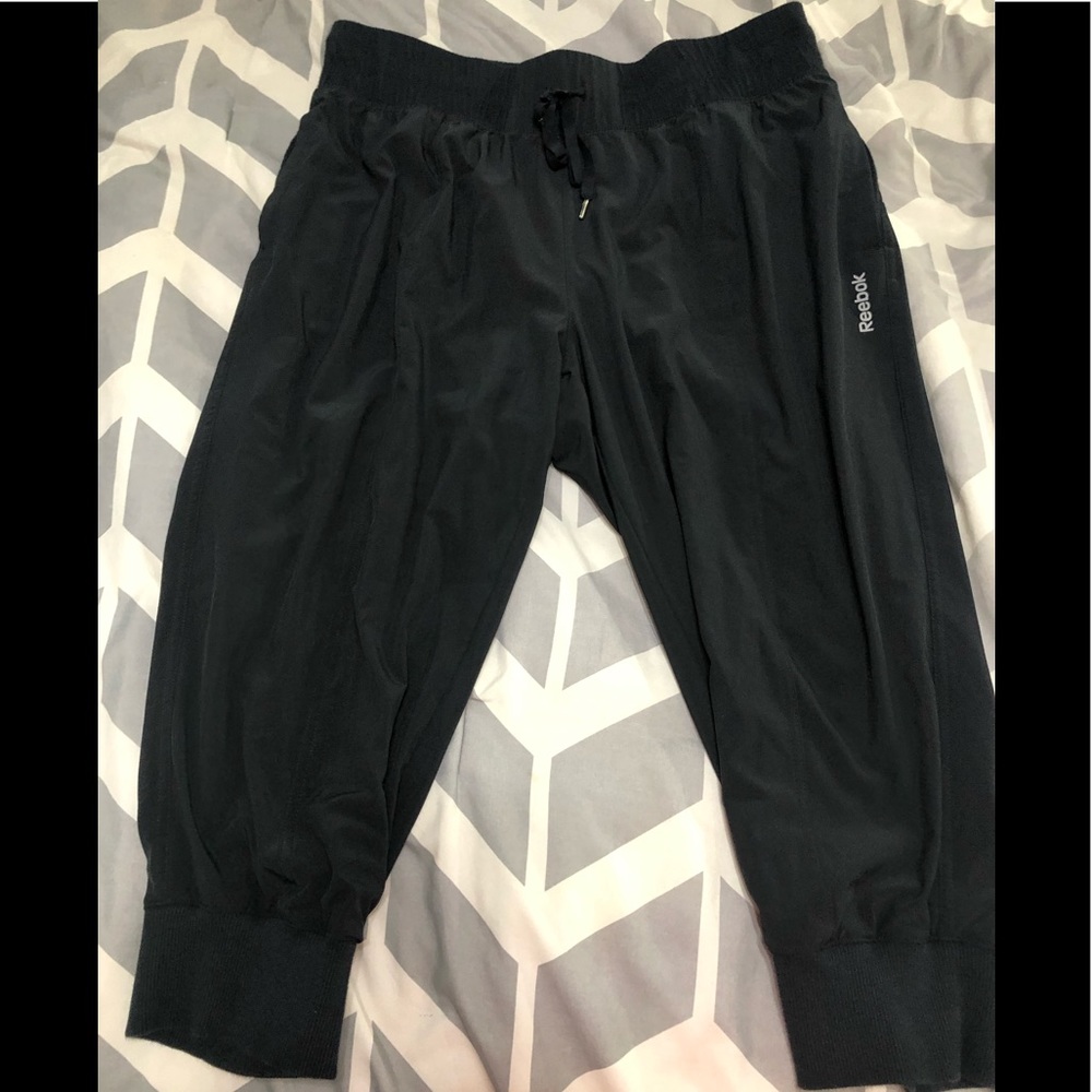 REEBOK STUDIO CROPPED BLACK JOGGER PANTS